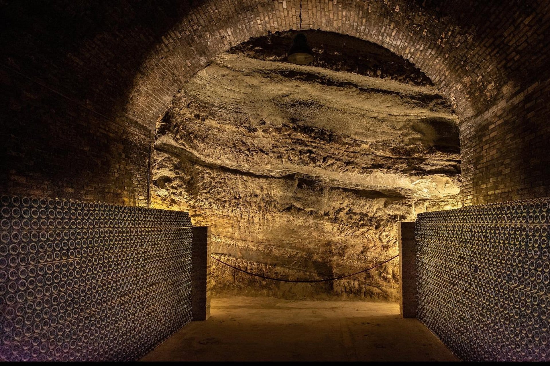 Viñedos de Barolo y la Catedral del Vino